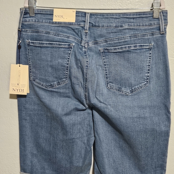 NYDJ Breilla Roll Cuff Shorts - Picture 4 of 11